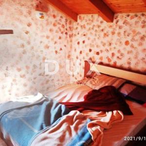 ISTRA, UMAG - Kamena kuća zadnja u nizu u blizini mora