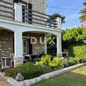 ISTRA, UMAG - Kamena ljepotica prvi red do mora