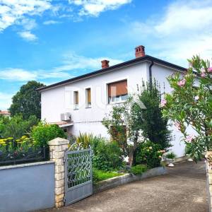 ISTRA, UMAG - Kuća s 4 apartmana i prekrasnom okućnicom