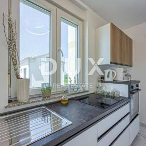 ISTRA, UMAG - Luksuzno adaptirana dva stana s pogledom na more