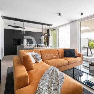 ISTRA, UMAG - Moderna vila s pogledom na more
