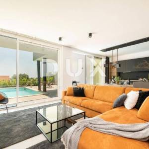 ISTRA, UMAG - Moderna vila s pogledom na more