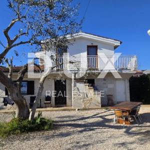 ISTRA, UMAG - Obnovljena kamena kuća s čak 4 jedinice, samo 200 m od mora!