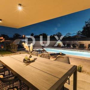 ISTRA, UMAG (OKOLICA) - Moderna vila s tri stana