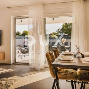 ISTRA, UMAG (OKOLICA) - Moderna vila s tri stana