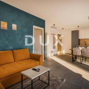 ISTRA, UMAG (OKOLICA) - Moderna vila s tri stana