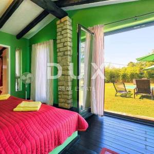 ISTRA, UMAG - Prekrasno imanje sa kućom i bungalovima 250 m od mora 