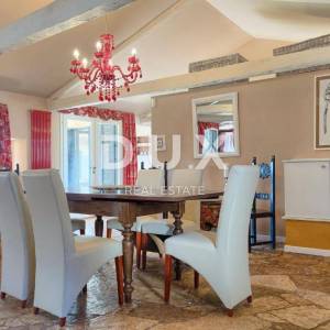 ISTRA, UMAG - Prekrasno imanje sa kućom i bungalovima 250 m od mora 