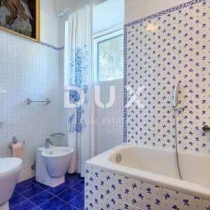 ISTRA, UMAG - Prekrasno imanje sa kućom i bungalovima 250 m od mora 