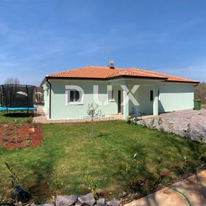 ISTRA, UMAG - Prizemnica s bazenom na mirnoj lokaciji 