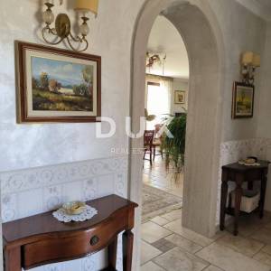 ISTRA, UMAG - Raskošna vila prvi red do mora!