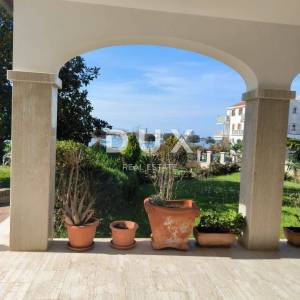 ISTRA, UMAG - Raskošna vila prvi red do mora!