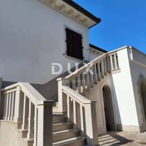 ISTRA, UMAG - Raskošna vila prvi red do mora!