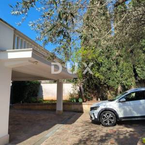 ISTRA, UMAG - Raskošna vila prvi red do mora!