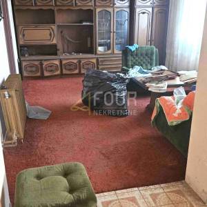 Istra, Umag, samostojeća kuća 350m2, garaža i okućnica
