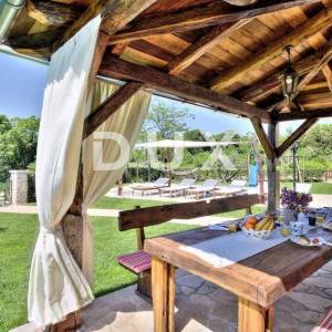 ISTRA, UMAG, SAVUDRIJA - Kamena samostojeća vila na osami