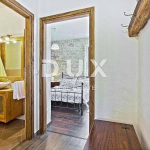 ISTRA, UMAG, SAVUDRIJA - Kamena samostojeća vila na osami