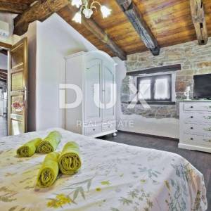 ISTRA, UMAG, SAVUDRIJA - Kamena samostojeća vila na osami