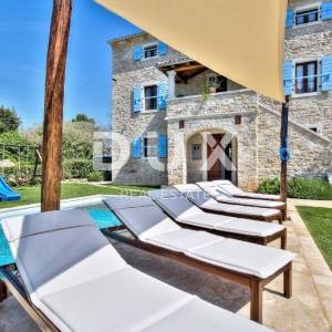 ISTRA, UMAG, SAVUDRIJA - Kamena samostojeća vila na osami