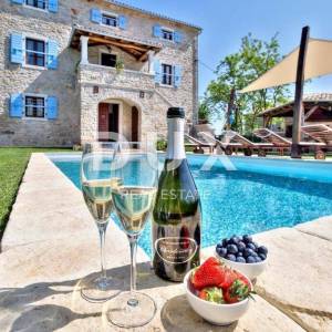 ISTRA, UMAG, SAVUDRIJA - Kamena samostojeća vila na osami