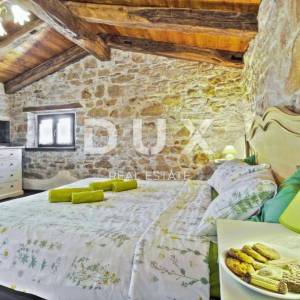ISTRA, UMAG, SAVUDRIJA - Kamena samostojeća vila na osami