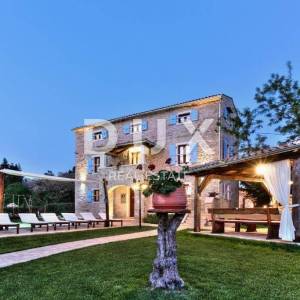ISTRA, UMAG, SAVUDRIJA - Kamena samostojeća vila na osami