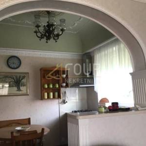 Istra, Umag, vila s 4 stana, bazen, prekrasna okućnica