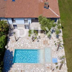ISTRA, UMAG - Višeobiteljska kuća s bazenom blizu mora