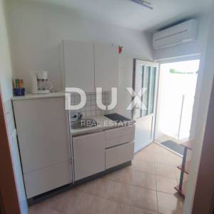 ISTRA, VALBANDON - Apartmanska kuća blizu mora sa 7 apartmana i ogromnom okućnicom