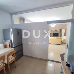 ISTRA, VALBANDON - Apartmanska kuća blizu mora sa 7 apartmana i ogromnom okućnicom
