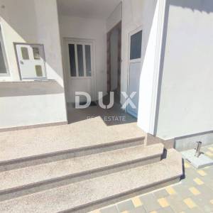 ISTRA, VALBANDON - Apartmanska kuća blizu mora sa 7 apartmana i ogromnom okućnicom