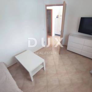 ISTRA, VALBANDON - Apartmanska kuća blizu mora sa 7 apartmana i ogromnom okućnicom