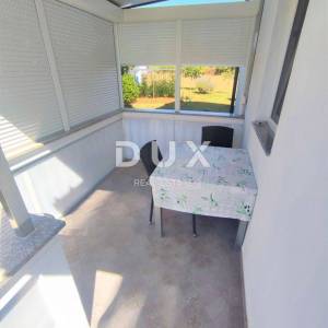 ISTRA, VALBANDON - Apartmanska kuća blizu mora sa 7 apartmana i ogromnom okućnicom