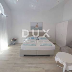 ISTRA, VALBANDON - Apartmanska kuća blizu mora sa 7 apartmana i ogromnom okućnicom