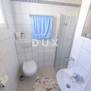 ISTRA, VALBANDON - Apartmanska kuća blizu mora sa 7 apartmana i ogromnom okućnicom