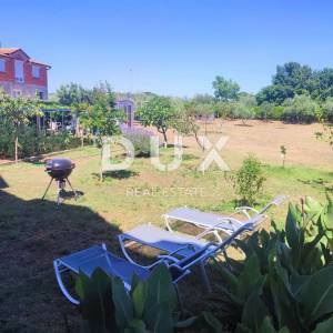 ISTRA, VALBANDON - Apartmanska kuća blizu mora sa 7 apartmana i ogromnom okućnicom
