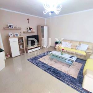 ISTRA, VALBANDON - Apartmanska kuća blizu mora sa 7 apartmana i ogromnom okućnicom