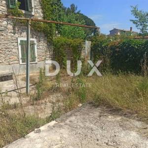ISTRA, VALBANDON - Istarska kuća s vrtom + građevinsko zemljište 1917 m2 - BLIZINA MORA!!