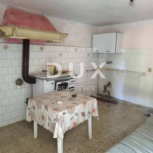 ISTRA, VALBANDON - Istarska kuća s vrtom + građevinsko zemljište 1917 m2 - BLIZINA MORA!!