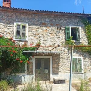 ISTRA, VALBANDON - Istarska kuća s vrtom + građevinsko zemljište 1917 m2 - BLIZINA MORA!!