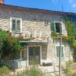 ISTRA, VALBANDON - Istarska kuća s vrtom + građevinsko zemljište 1917 m2 - BLIZINA MORA!!