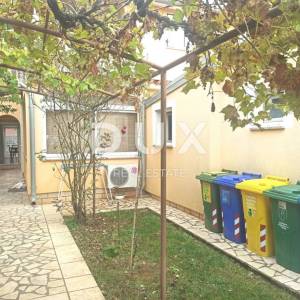 ISTRA, VALBANDON Kuća s 3 apartmana i dvorištem u blizini mora