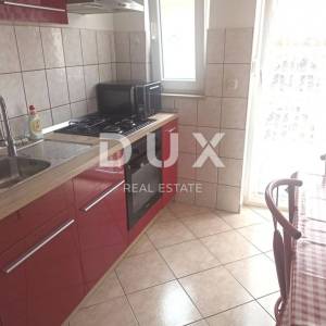 ISTRA, VALBANDON Kuća s 3 apartmana i dvorištem u blizini mora
