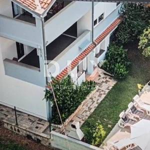 ISTRA, VALBANDON - Kuća sa 7 apartmana!