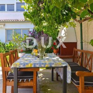 ISTRA, VALBANDON - Kuća sa 7 apartmana!