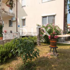 ISTRA, VALBANDON Prekrasna apartmanska kuća! 