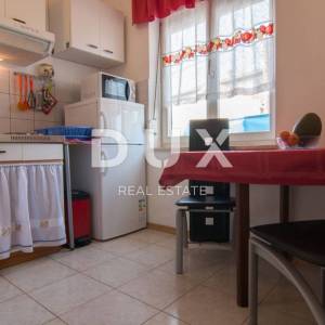 ISTRA, VALBANDON Prekrasna apartmanska kuća! 