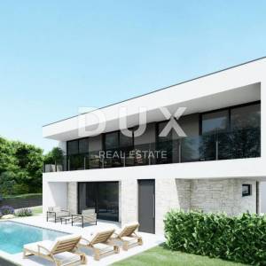 ISTRA, VALTURA - Kuća u Roh-bau fazi okružena prirodom