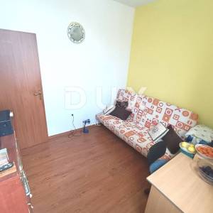 ISTRA, VALTURA - Prizemnica s dvorištem na mirnoj lokaciji - 2 km od mora!