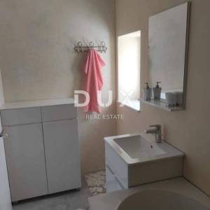 ISTRA, VALTURA Renovirana kuća s pogledom na more